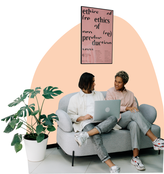 Home_hero_people-sitting-beside-plant_01 Home_hero_people-sitting-beside-plant_01